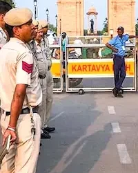 Delhi- दिल्ली में हाई अलर्ट, आतंकी हमले की आशंका से सुरक्षा एजेंसियां सतर्क