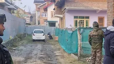 Jammu&amp; Kashmir-सोपोर में आतंकियों पर बड़ा शिकंजा, 15 ठिकानों पर पुलिस की छापेमारी