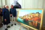 PM Modi- इटली में मोदी को मिला वाराणसी की खूबसूरती से जुड़ा उपहार