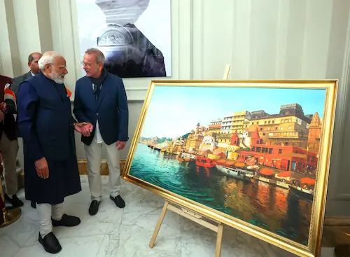 Modi received a gift in Italy related to the beauty of Varanasi