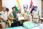 पिता-पुत्र ने पकड़ा गैस घोटाला, हैदराबाद पुलिस आयुक्त ने किया सम्मानित