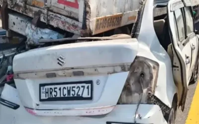 UP- पूर्वांचल एक्सप्रेस-वे पर खड़े ट्रक से टकराई कार, बिहार के एक ही परिवार के 5 लोगों की मौत