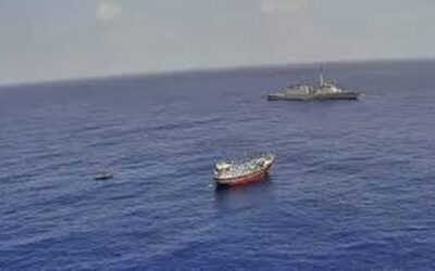 Indian ship sinks : समुद्र में भारतीय जहाज डूबा.. एक और शिप हाईजैकर्स के कब्जे में!