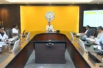 कैबिनेट बैठक में वरिष्ठ अधिकारियों के देर से पहुंचने पर नाराज हुए सीएम