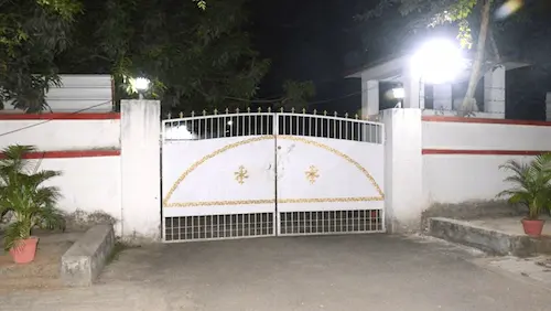 बंगले की तस्वीर