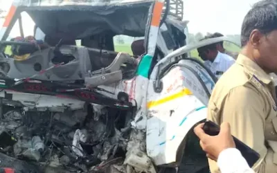 UP- लखीमपुर में दर्दनाक सड़क हादसा, ट्रक की टक्कर में 9 लोगों की मौत