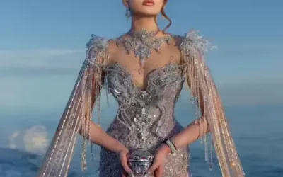Urvashi Rautela : ब्राइडल वियतनामी गाउन में कान्स  पहुंचीं उर्वशी रौतेला