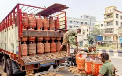 Jaipur : राजस्थान में महंगाई का झटका, कॉमर्शियल गैस सिलेंडर ₹993 महंगा