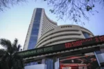 सेंसेक्स 100 अंक चढ़कर 74,700 पर कारोबार